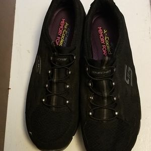 Women sketchers